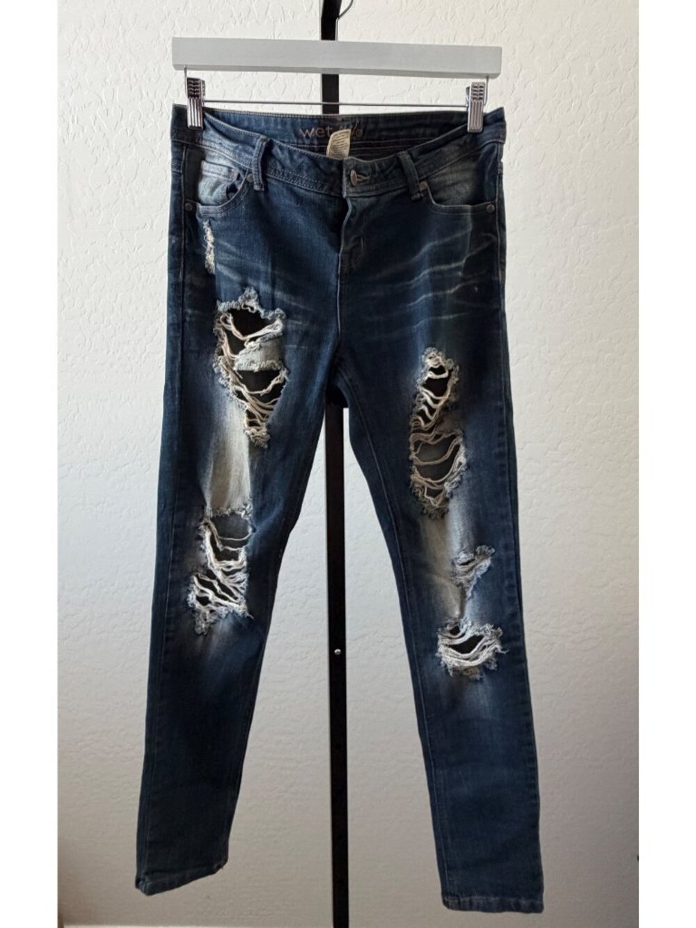 Wetseal Distressed Skinny Jeans sz 11 B924